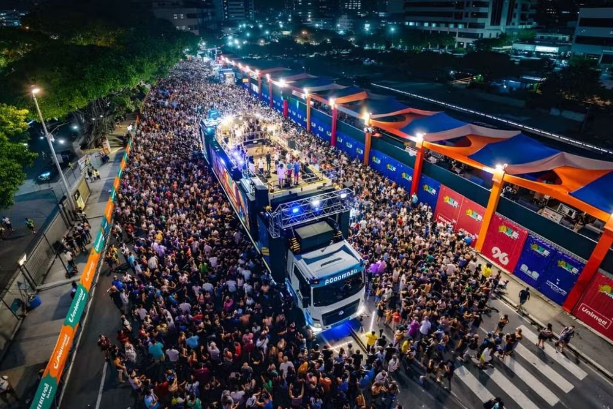 Axé Natal já vendeu mais de 70% dos abadás e projeta público recorde na edição 2026, que acontece entre 30 de janeiro e 1º de fevereiro.