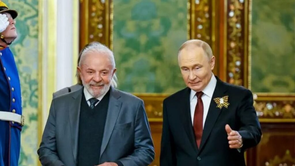 Lula e Putin conversam por telefone sobre a 8ª Comissão Bilateral Brasil-Rússia, cooperação estratégica e preocupações com o cenário internacional.