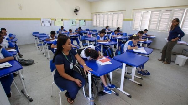 Matrículas na Rede Municipal de Natal para 2026 começam nesta sexta (16) e seguem até 21 de janeiro, com mais de 10 mil vagas.