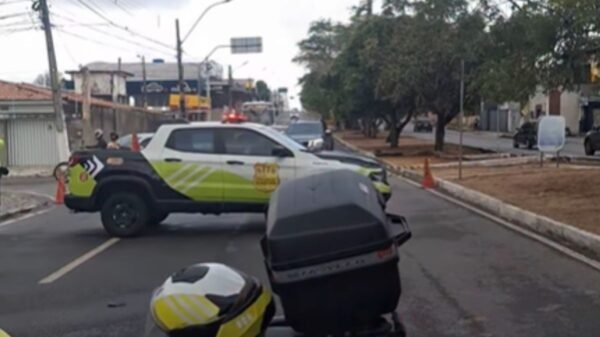 Trânsito na Avenida Prudente de Morais é totalmente liberado nesta sexta-feira (16), após serviços de recuperação de rede da Caern.