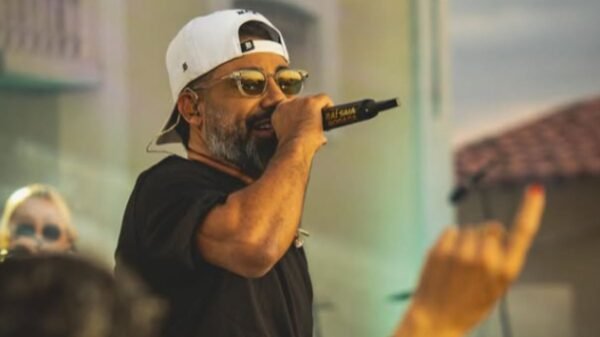 Cantor Raí Saia Rodada recebeu alta após internação em Mossoró. Artista diz que passa bem, agradece apoio e retoma ensaios para o Carnaval 2026.