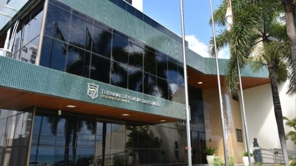 Concurso TCE RN abre inscrições até 4 de fevereiro com 55 vagas. Provas acontecem em abril e edital traz mudanças nas taxas e conteúdos.