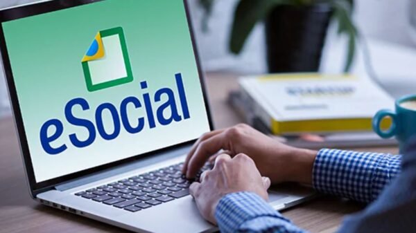 Sistema eSocial ficará indisponível nesta quarta-feira, das 20h às 2h, para manutenção técnica que afeta empresas e escritórios contábeis.