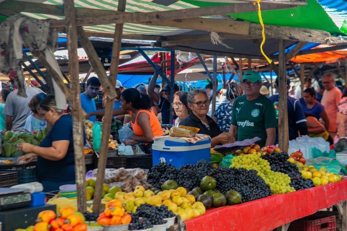 Semsur encerra feiras de Felipe Camarão, Pajuçara e Gramoré. Capital passa a ter 17 feiras em funcionamento após decisão publicada no Diário Oficial.