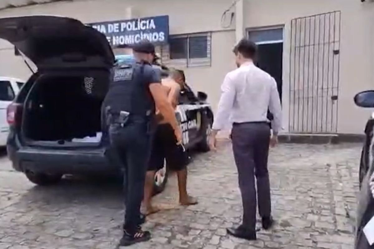 Homens encapuzados invadem residência e executam jovem em Ceará-Mirim. Polícia prende suspeito de participação no crime.