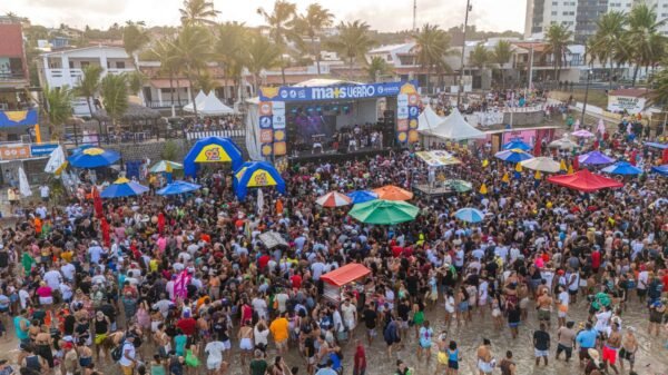 Banda Grafith encerra o Mais Verão Anasol com público superior a 15 mil pessoas na praia de Pirangi