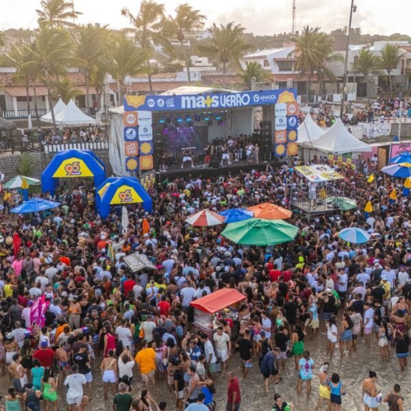 Banda Grafith encerra o Mais Verão Anasol com público superior a 15 mil pessoas na praia de Pirangi