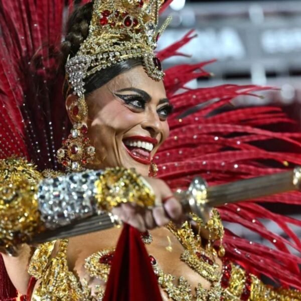 Carnaval 2026: Juliana Paes retorna à Sapucaí com Dolce & Gabbana