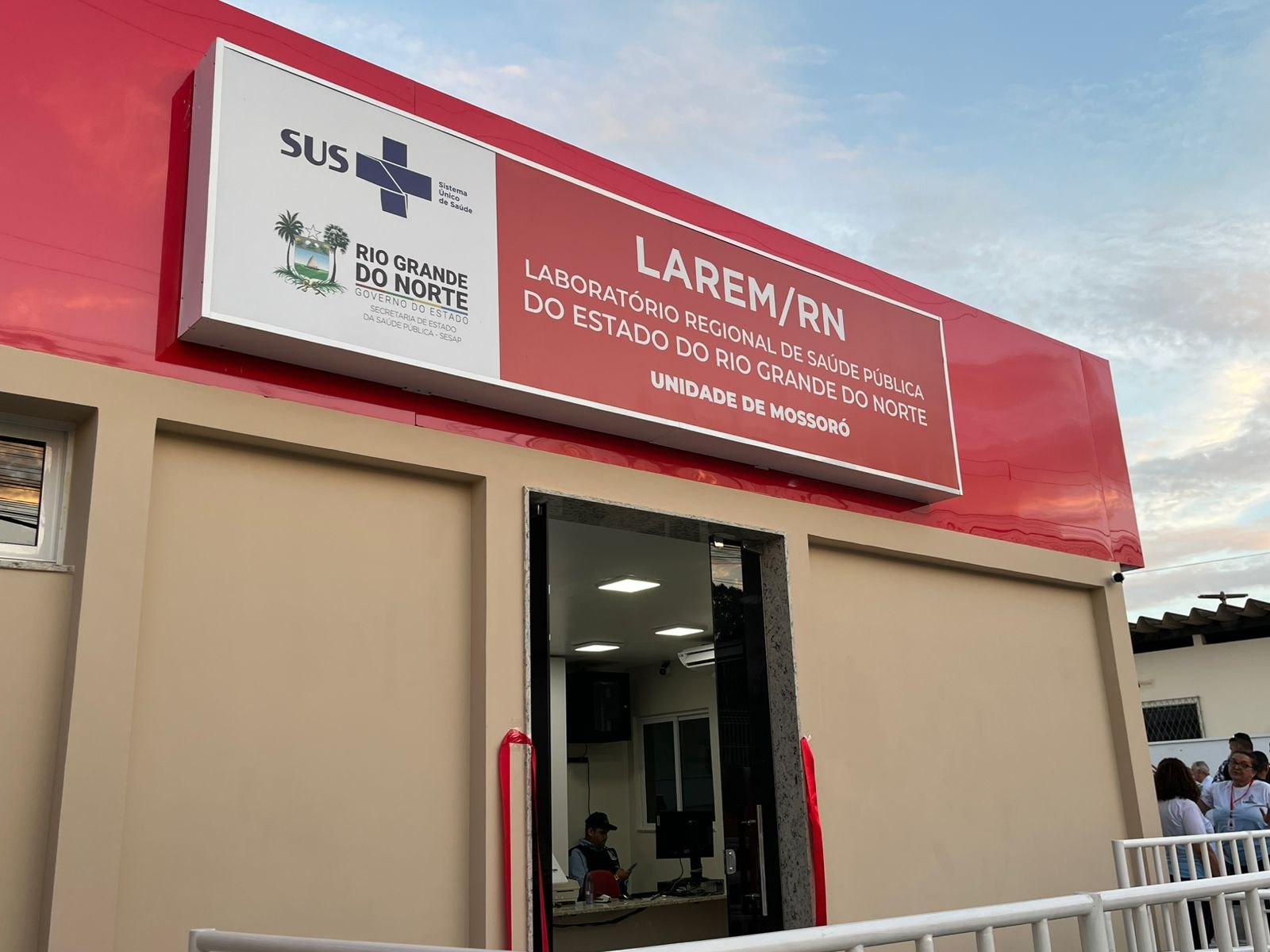 Imagem da fachada do Larem de Mossoró/RN