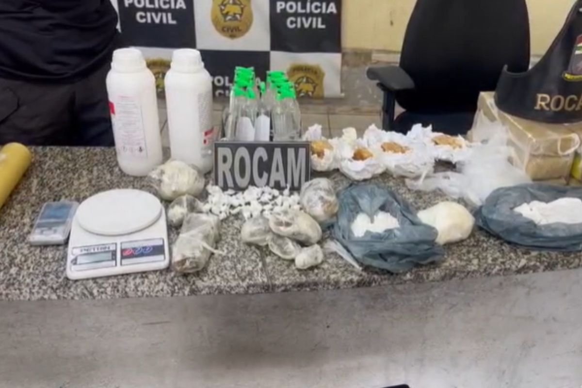 Operação do 2º BPM em Mossoró termina com um homem preso e apreensão de drogas, balança de precisão e material para o tráfico.