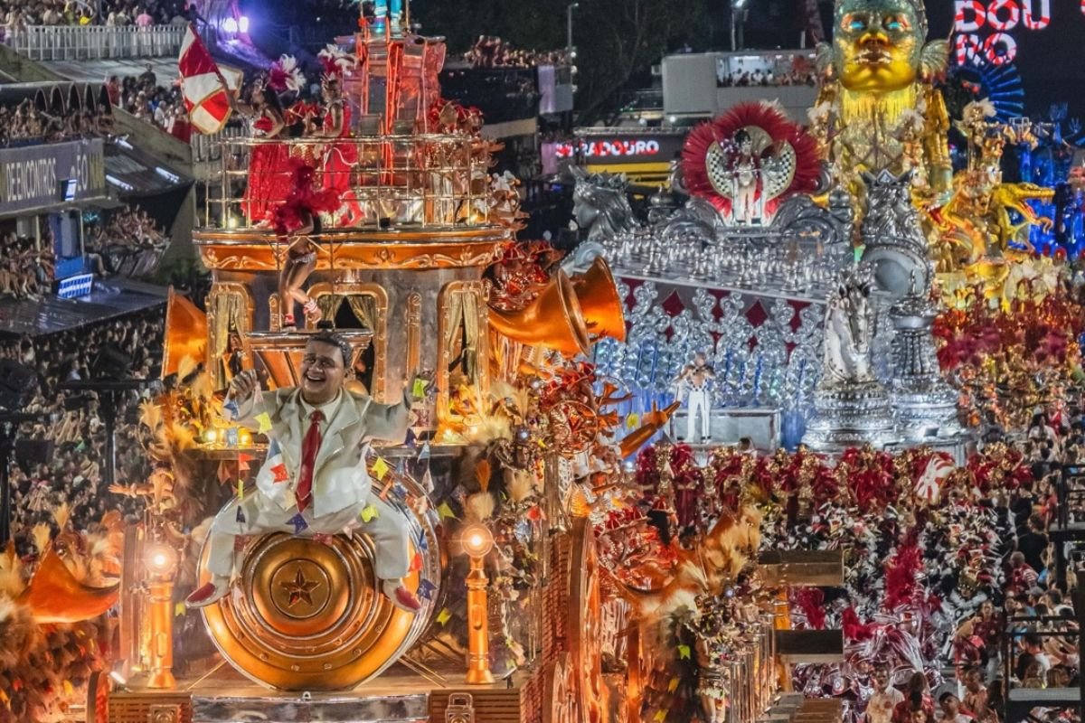 Desfile da Unidos do Viradouro, campeã do Carnaval 2026 do Rio de Janeiro