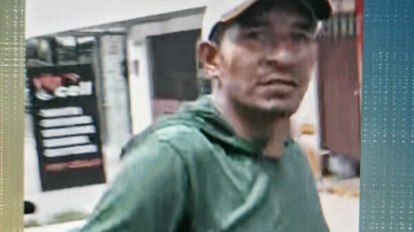 homem agride equipe de reportagem da TV Ponta Negra