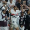 Tricolor assumiu a ponta da tabela de forma isolada – Foto: Rubens Chiri e Miguel Schincariol/Saopaulofc.net