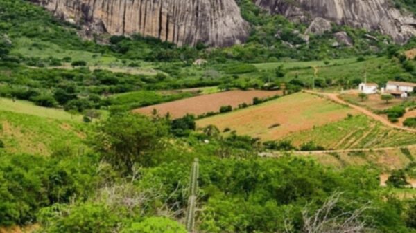 Pessoas ficaram ilhadas em razão das fortes chuvas