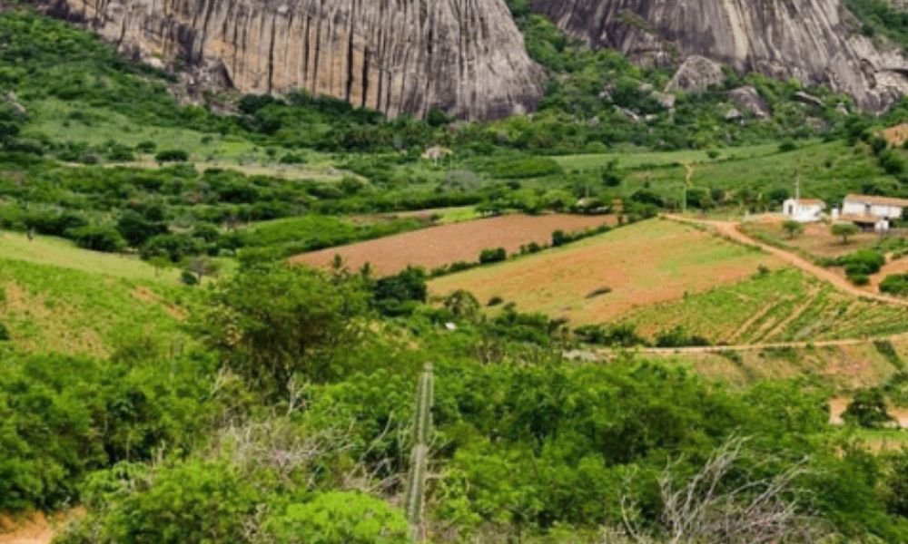 Pessoas ficaram ilhadas em razão das fortes chuvas