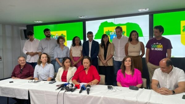 Fátima Bezerra desiste de renunciar ao governo do RN após reunião com o PT e segue à frente da gestão estadual.