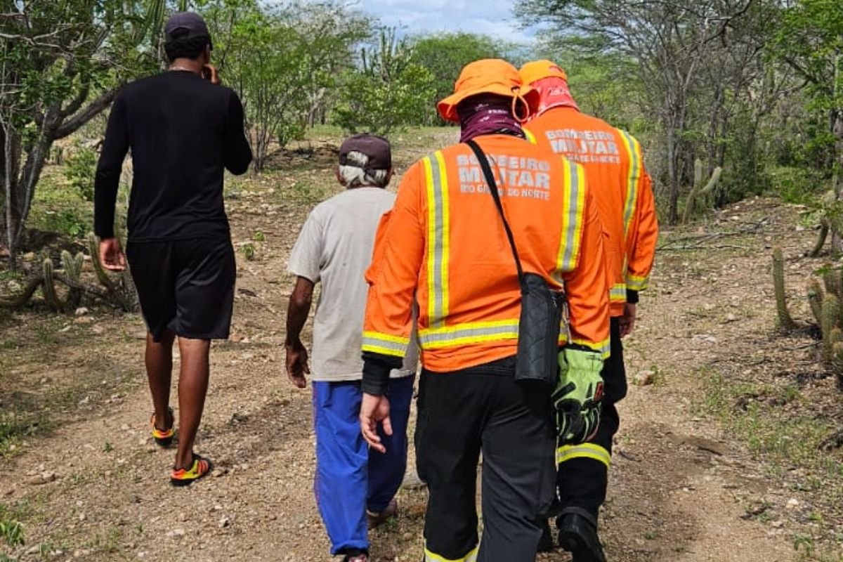 Idoso de 82 anos desaparecido é localizado em área de mata em Currais Novos com apoio do Corpo de Bombeiros.