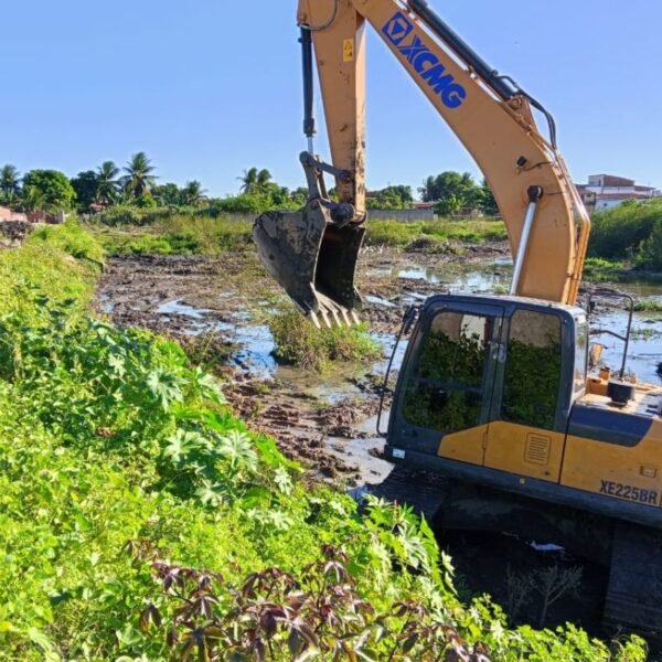 Prefeitura de Natal avança na limpeza de lagoas de captação e seis já foram atendidas para prevenir alagamentos.