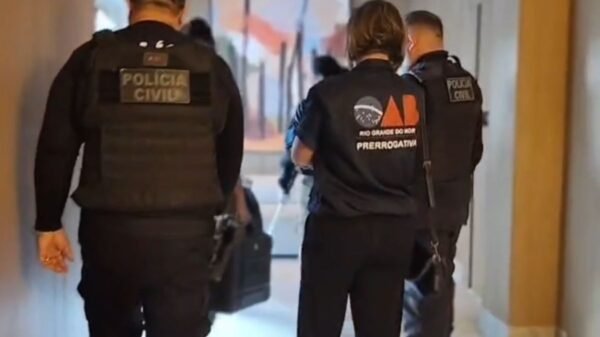 Polícia Civil deflagra nova fase da Operação Terceiro Eixo e cumpre mandados contra advogado e contador investigados por ligação com tráfico interestadual.