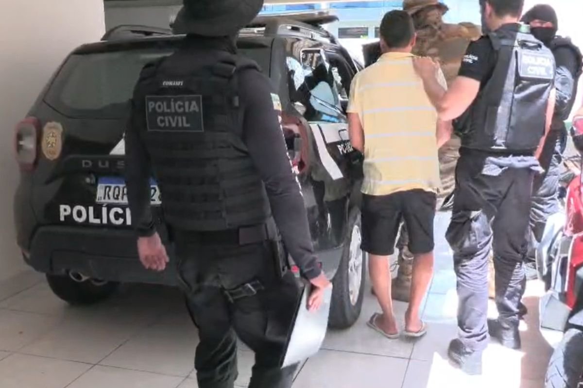 Polícia Civil do RN prende empresário e PM em operação contra extorsão e agiotagem. Grupo é investigado por ameaças e cobranças violentas.