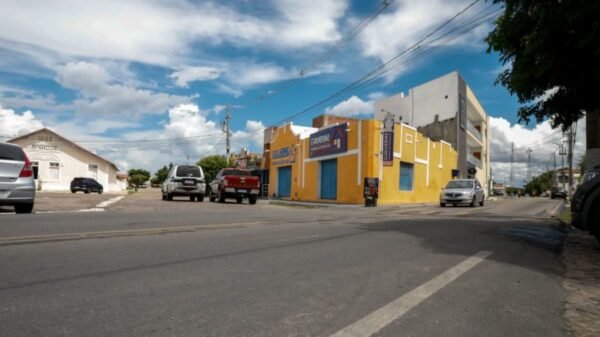 Governo do RN entrega recuperação da RN-263 entre Angicos e Afonso Bezerra. Obra de R$ 12,6 milhões melhora segurança e mobilidade.