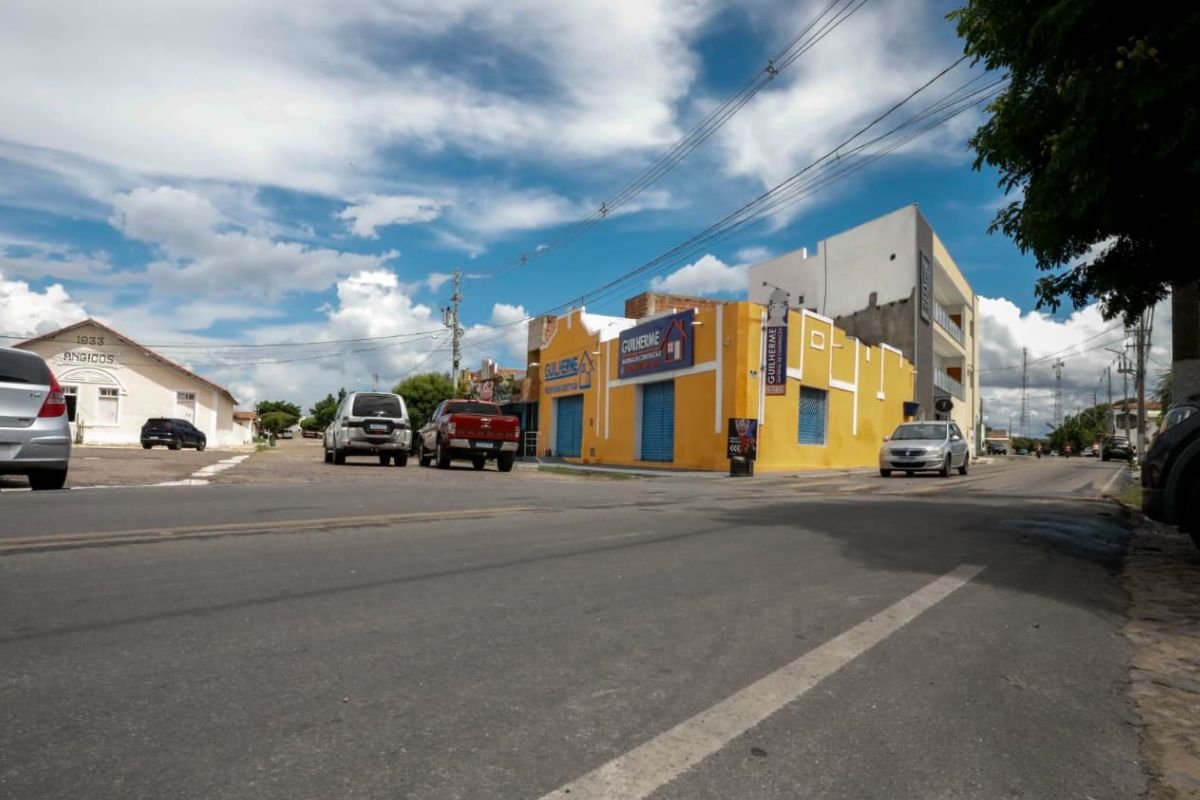 Governo do RN entrega recuperação da RN-263 entre Angicos e Afonso Bezerra. Obra de R$ 12,6 milhões melhora segurança e mobilidade.