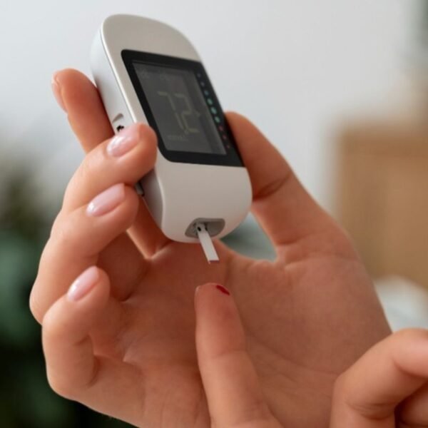 Anvisa suspende 30 dispositivos médicos, incluindo agulhas de insulina e medidores de glicose, após falhas nas boas práticas de fabricação.