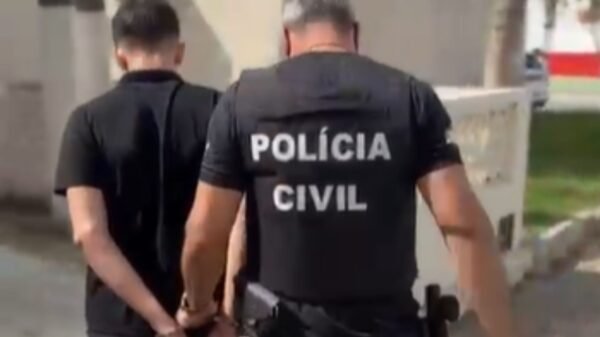 Suspeito se apresentou na delegacia