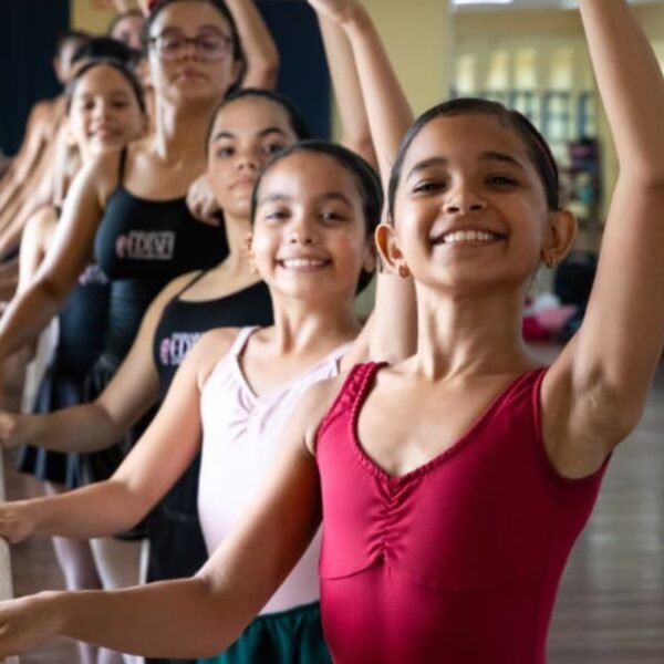 Bailarina do RN ganha bolsa na Palucca Universidade de Dança, na Alemanha. Jovem de 12 anos é aluna da Escola de Dança do Teatro Alberto Maranhão.