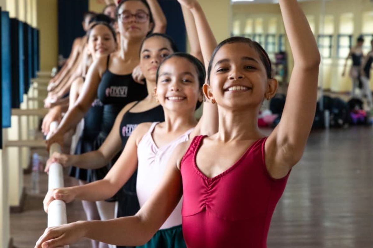 Bailarina do RN ganha bolsa na Palucca Universidade de Dança, na Alemanha. Jovem de 12 anos é aluna da Escola de Dança do Teatro Alberto Maranhão.