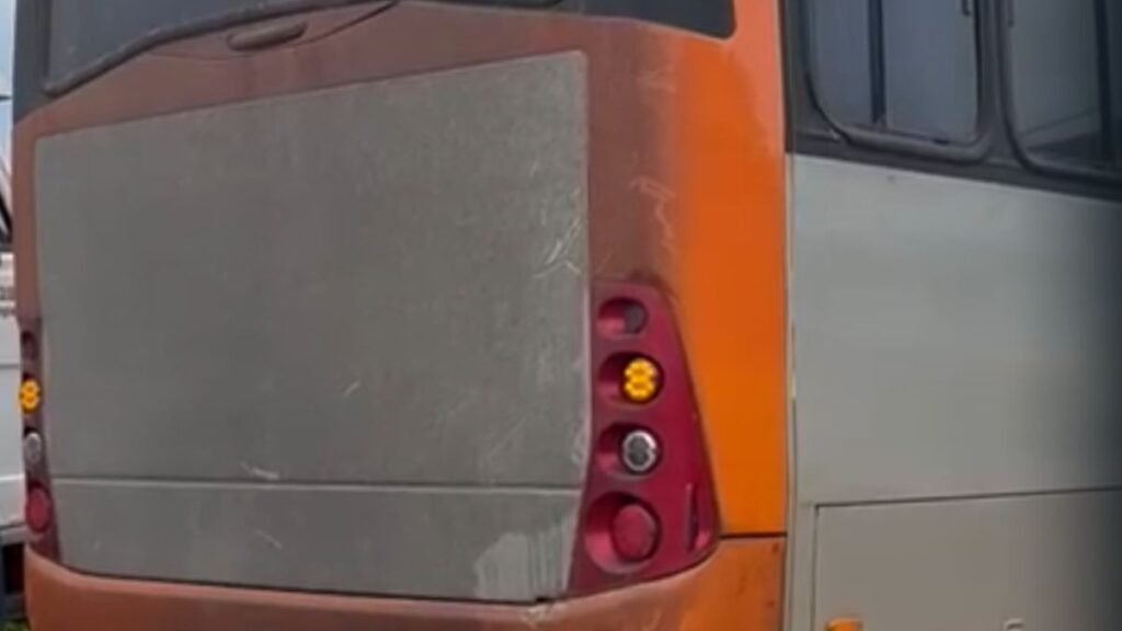 Polícia Civil recupera ônibus furtado no Piauí durante ação no município de Mossoró.