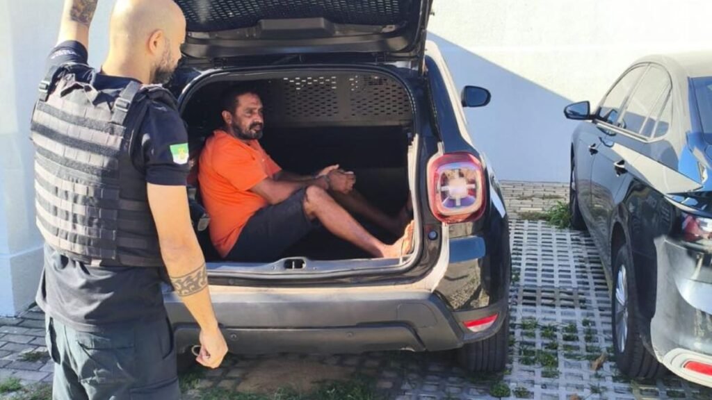 Polícia Civil prende em flagrante suspeito de homicídio no bairro Santos Reis, em Parnamirim. Investigado confessou o crime após desavença com a vítima.