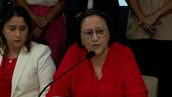 “Esse amor me faz ficar”, diz Fátima ao anunciar que seguirá no governo do RN e não disputará o Senado em 2026.