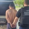 Polícia Civil prende homem de 30 anos suspeito de tráfico de drogas em Assú. Drogas e dinheiro fracionado foram apreendidos na residência do investigado.