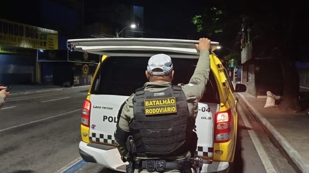 Homem com dívida de R$ 102 mil em pensão alimentícia é preso pelo CPRE no bairro das Rocas, em Natal.