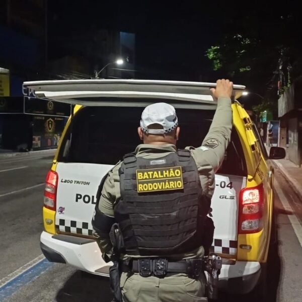 Homem com dívida de R$ 102 mil em pensão alimentícia é preso pelo CPRE no bairro das Rocas, em Natal.