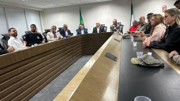 Governo do RN reforça segurança para garantir circulação de ônibus em Natal. Linhas seguem normais com ajustes pontuais.