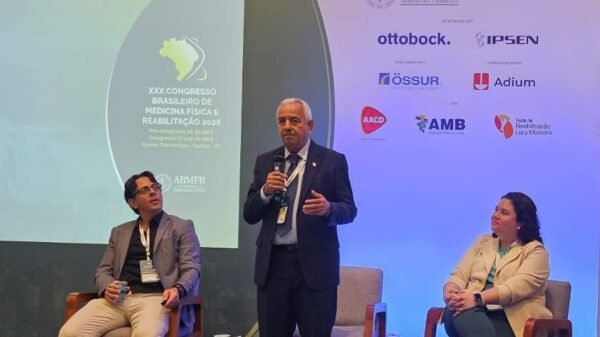 Roberto Vital coordenou a palestra com o tema “Reabilitação Esportiva no Esporte Paralímpico”