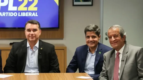 União Brasil e PP anunciam apoio a Flávio Bolsonaro no segundo turno