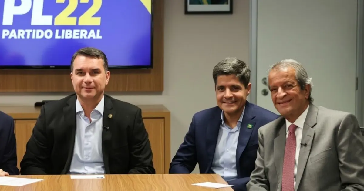 União Brasil e PP anunciam apoio a Flávio Bolsonaro no segundo turno